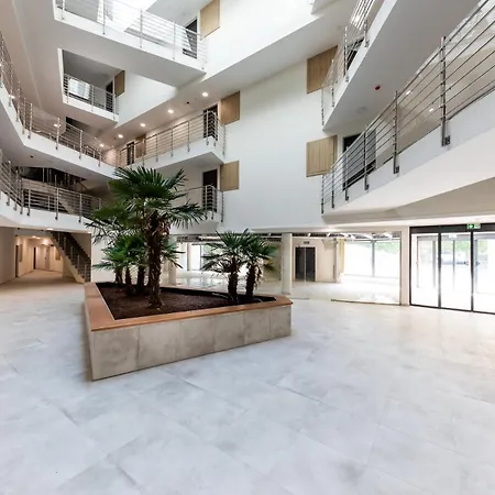 Sunshine Silver Apartman